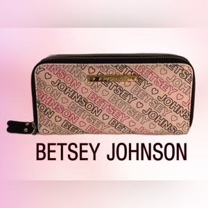 NEW‎ Betsey Johnson Logo Wallet